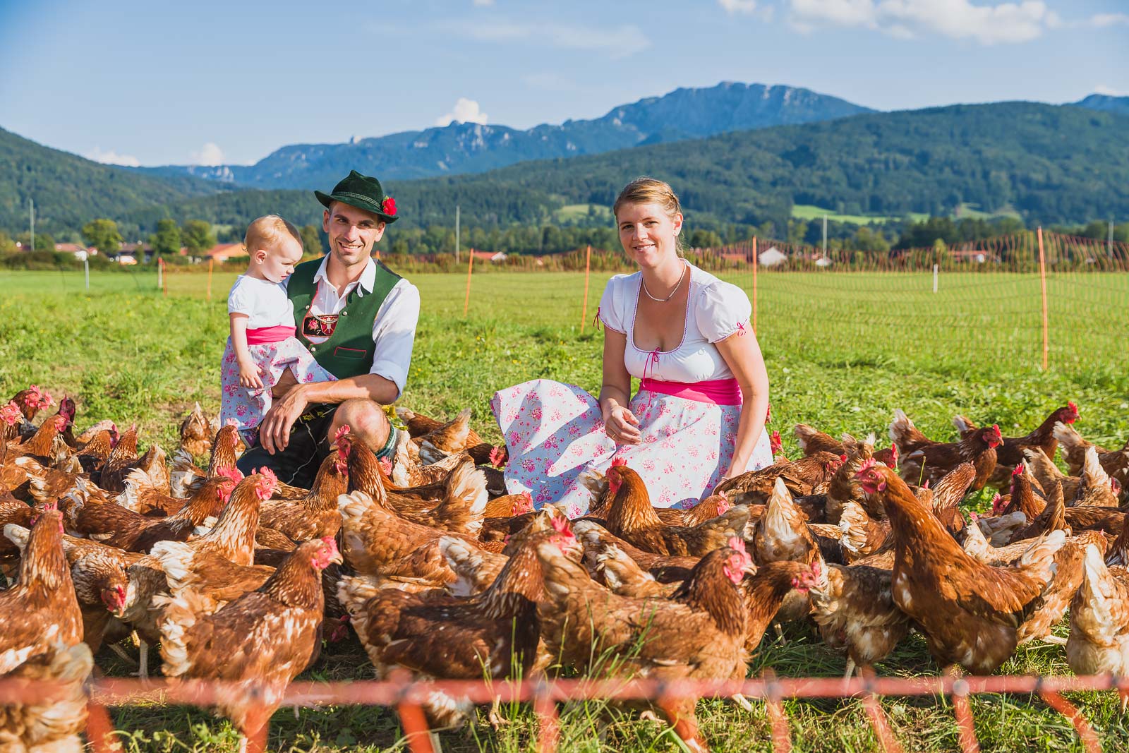 Familie Lautenbacher mit ihren Hühner